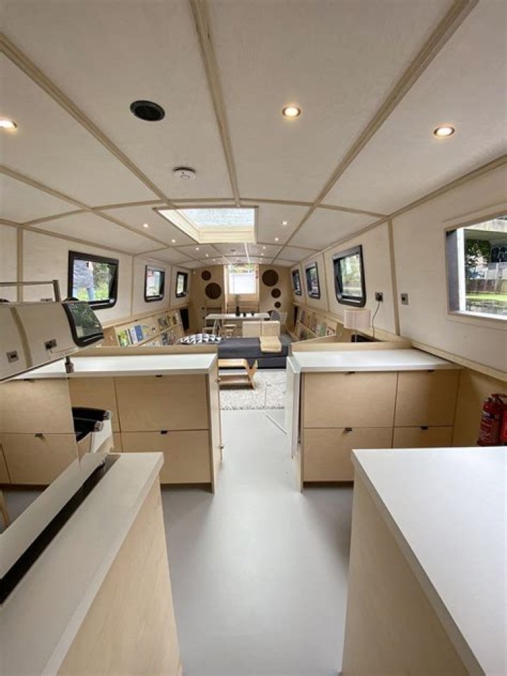 Who are the best narrowboat builders?