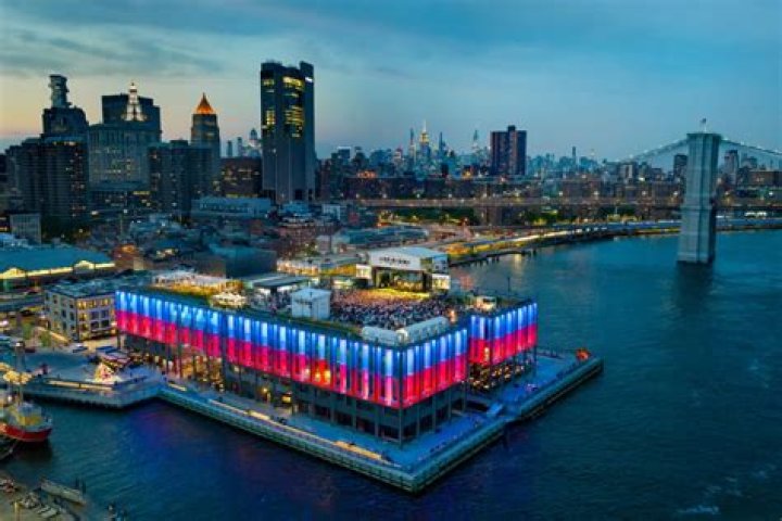 Who built Pier 17?
