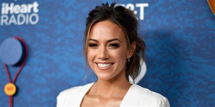 Who did Jana Kramer marry at 19?