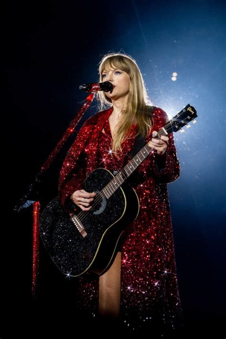 Who did Taylor Swift wrote Ronan about?