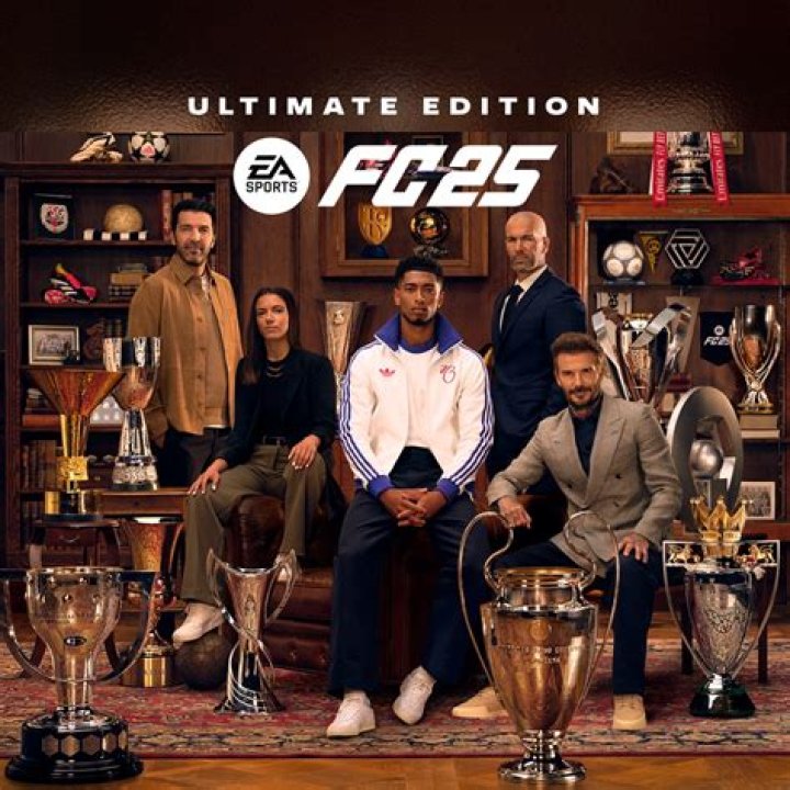 Who is on the FIFA 15 cover?