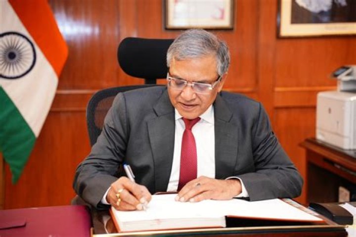 Who is the current Commissioner of Chraj?