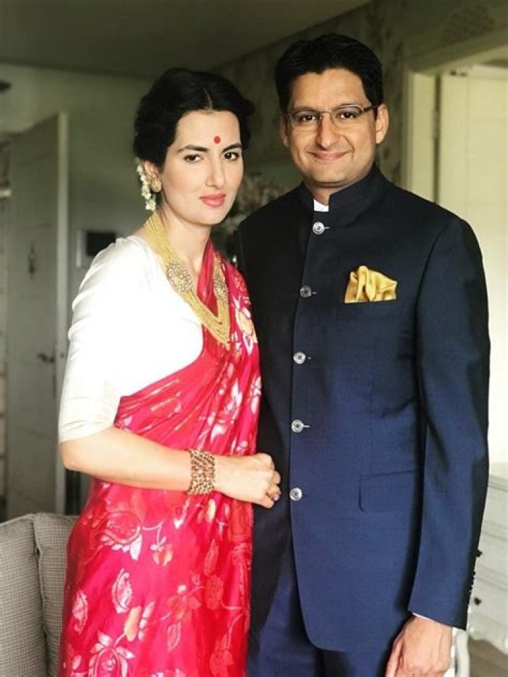 Who is the wife of Deepender Hooda?