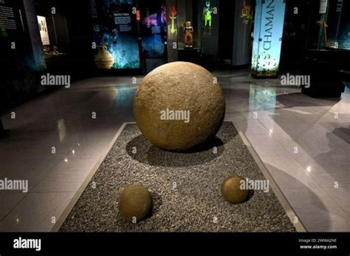 Who made the Diquis spheres?