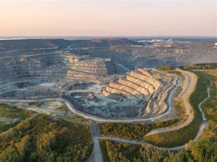 Who owns the largest gold mine in Canada?
