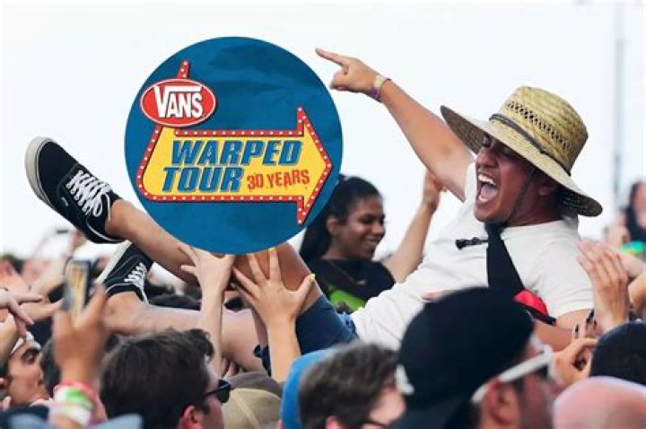 Who played Warped Tour 2017?