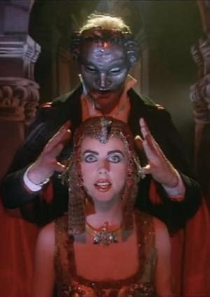 Who sings Phantom of the Opera with Sarah Brightman?