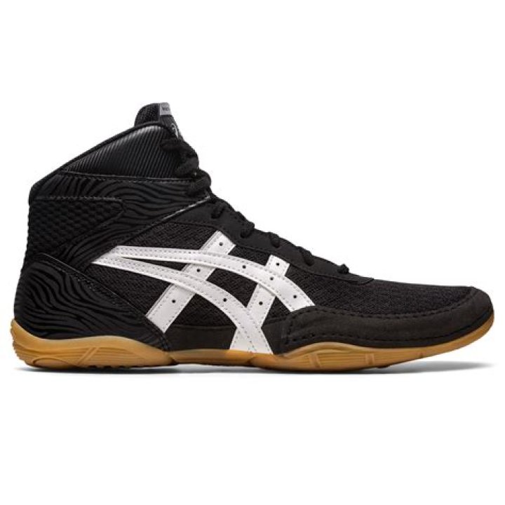 Why choose ASICs wrestling shoes for men?