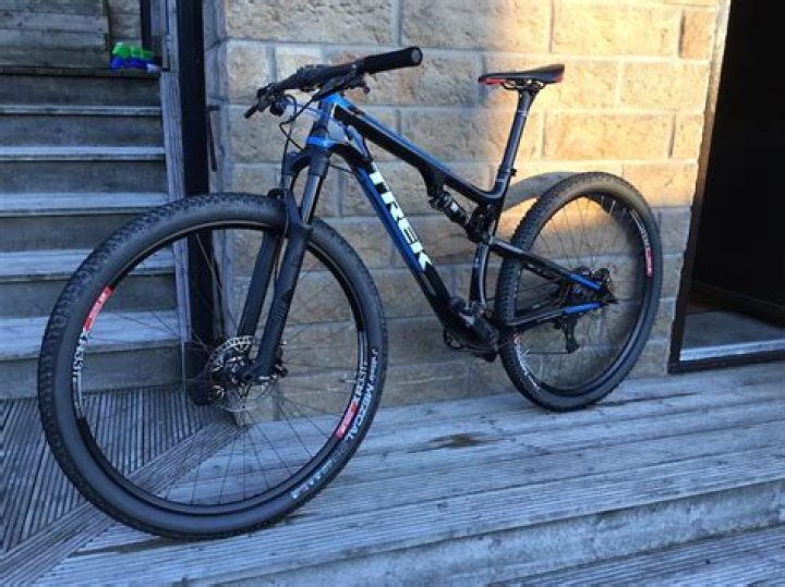 Why did trek discontinue the superfly?