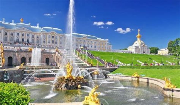 Why is Peterhof famous?